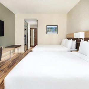 Queen Room Two Queen Beds City View